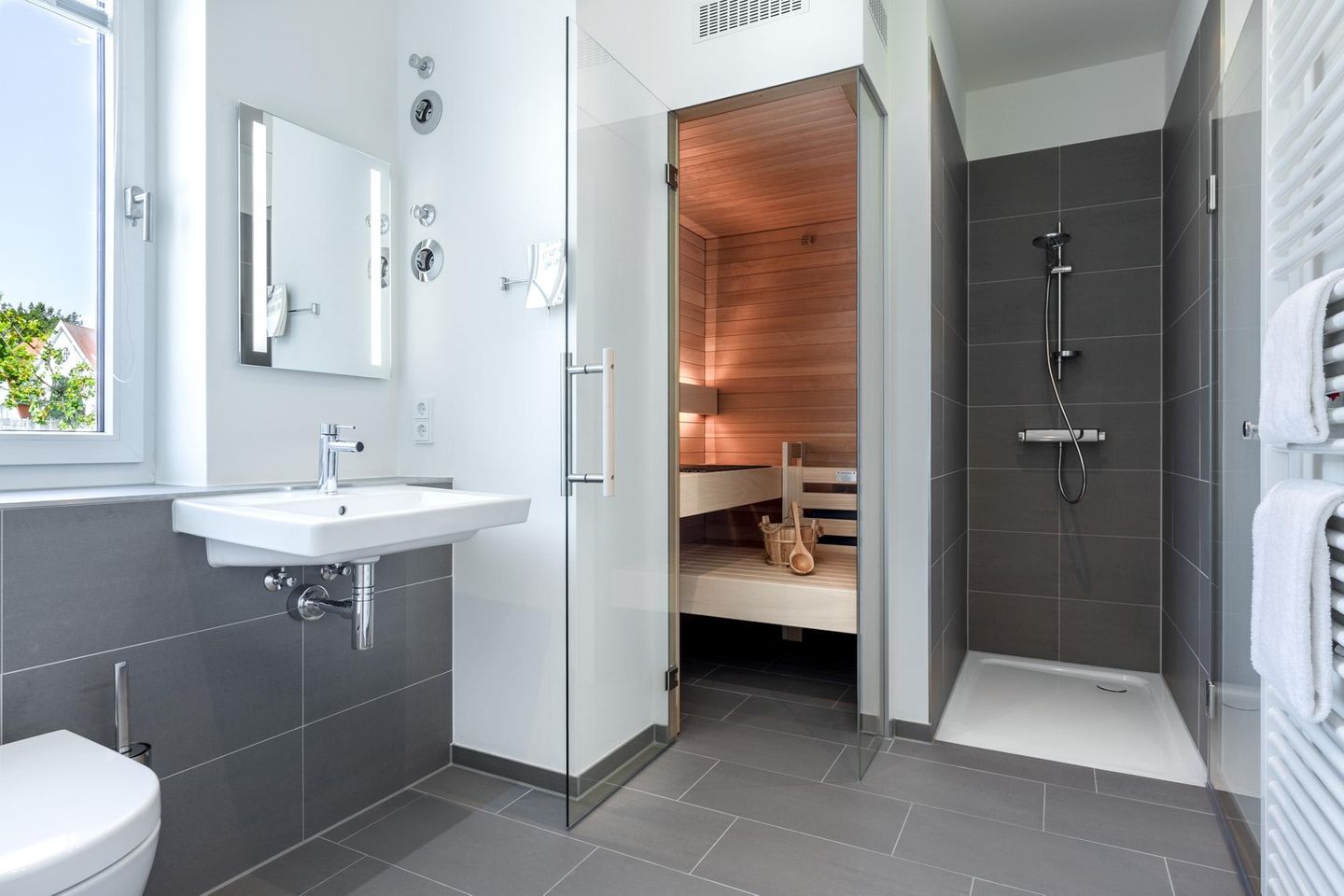 Villa Godewindpark Travemünde Villa Godewindpark Travemünde 02 Travemünde - Badezimmer mit Dusche und Sauna