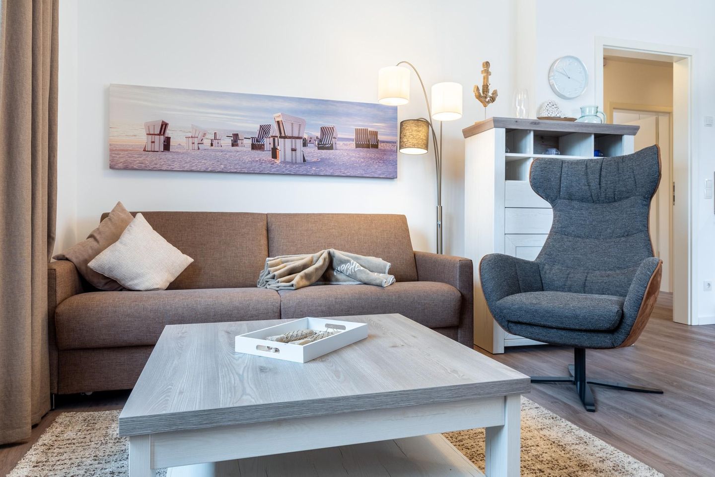 Aparthotel Ostseeallee Aparthotel Ostseeallee 1-07 Boltenhagen - Wohn-/Essbereich mit Doppelschlafcouch