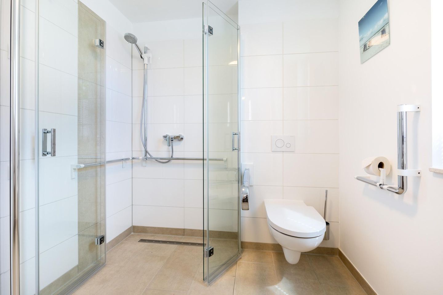 Aparthotel Ostseeallee Aparthotel Ostseeallee 2-08 Boltenhagen - Badezimmer mit Dusche und WC