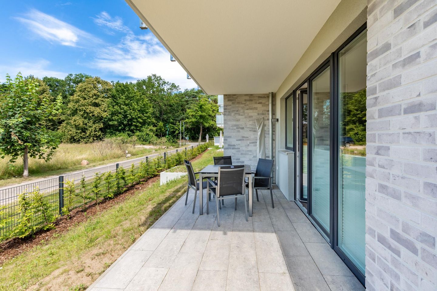 Aparthotel Ostseeallee Aparthotel Ostseeallee 2-10 Boltenhagen - Terrasse in West Lage