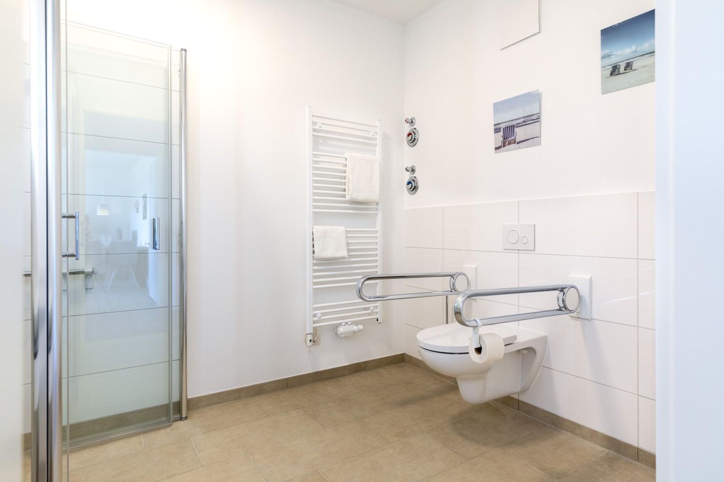 Aparthotel Ostseeallee Aparthotel Ostseeallee 2-10 Boltenhagen - Badezimmer mit WC