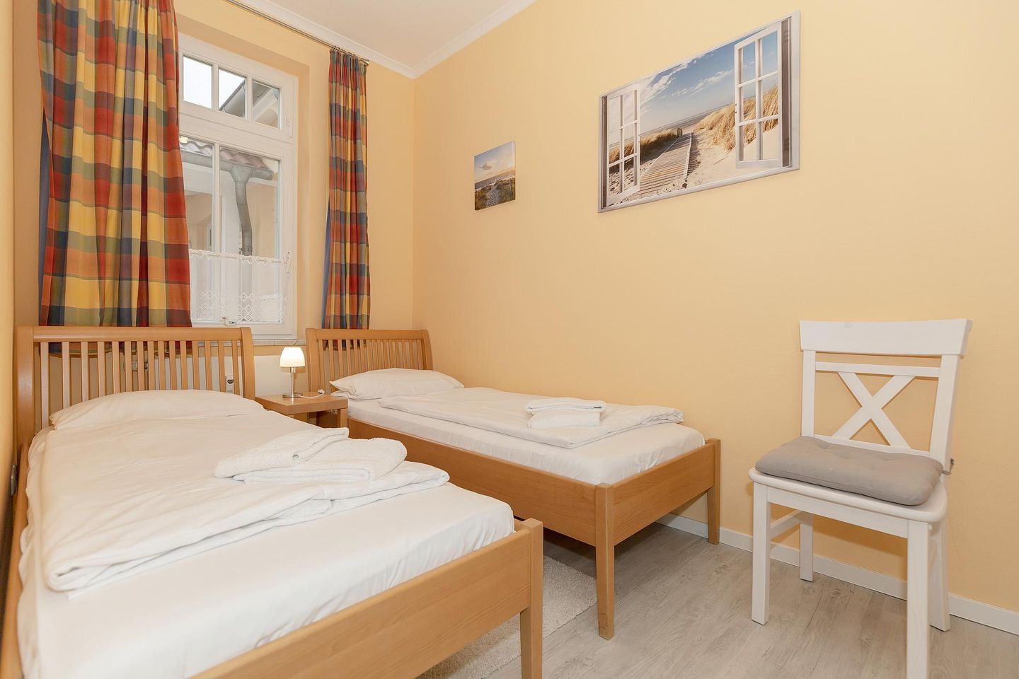 Dünenschloss Dünenschloss 1-42 Kühlungsborn - Schlafzimmer mit zwei Einzelbetten