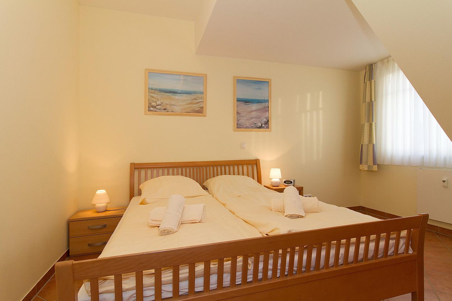 Dünenschloss Dünenschloss 2-22 Kühlungsborn - Schlafzimmer mit Doppelbett