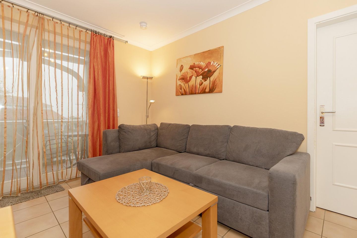 Apartment-Residenz Ostseestrand Apartment-Residenz Ostseestrand 27 Kühlungsborn - Wohn-Essbereich mit Couch