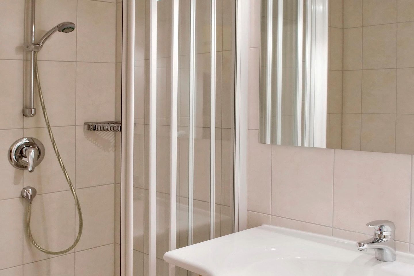 Apartment-Residenz Ostseestrand Apartment-Residenz Ostseestrand 27 Kühlungsborn - Badezimmer mit Dusche