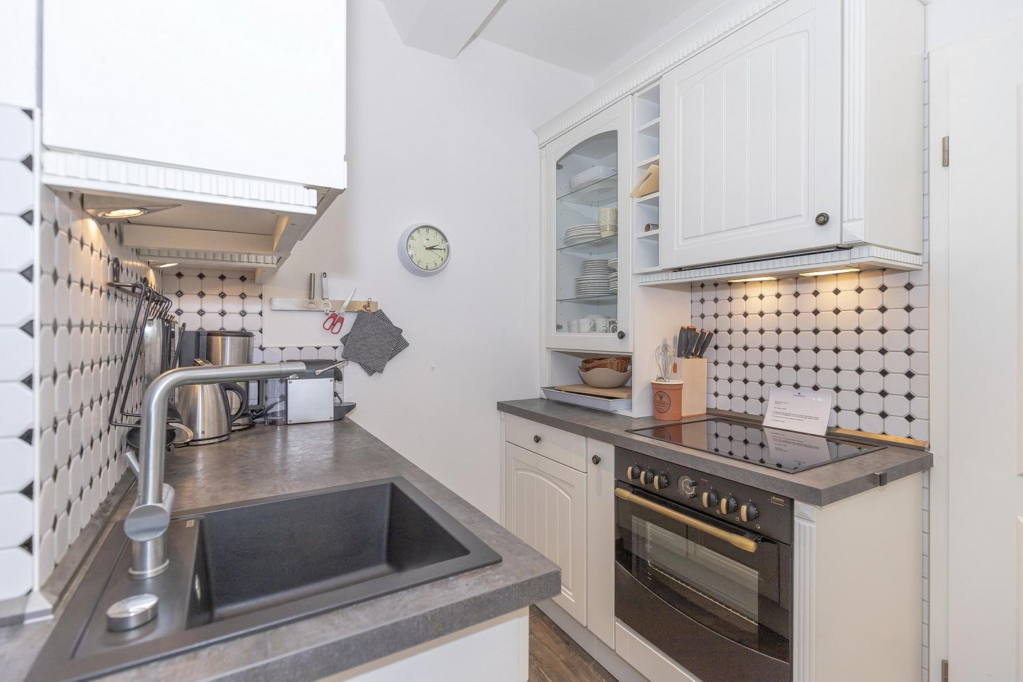 Dünenschloss Dünenschloss 3-05 Kühlungsborn - Küchenzeile mit Backofen