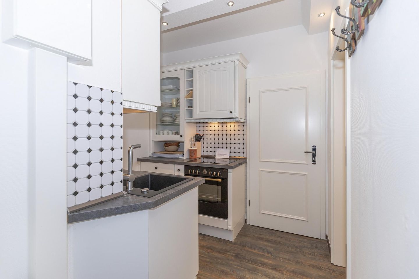 Dünenschloss Dünenschloss 3-05 Kühlungsborn - Küchenzeile mit Backofen