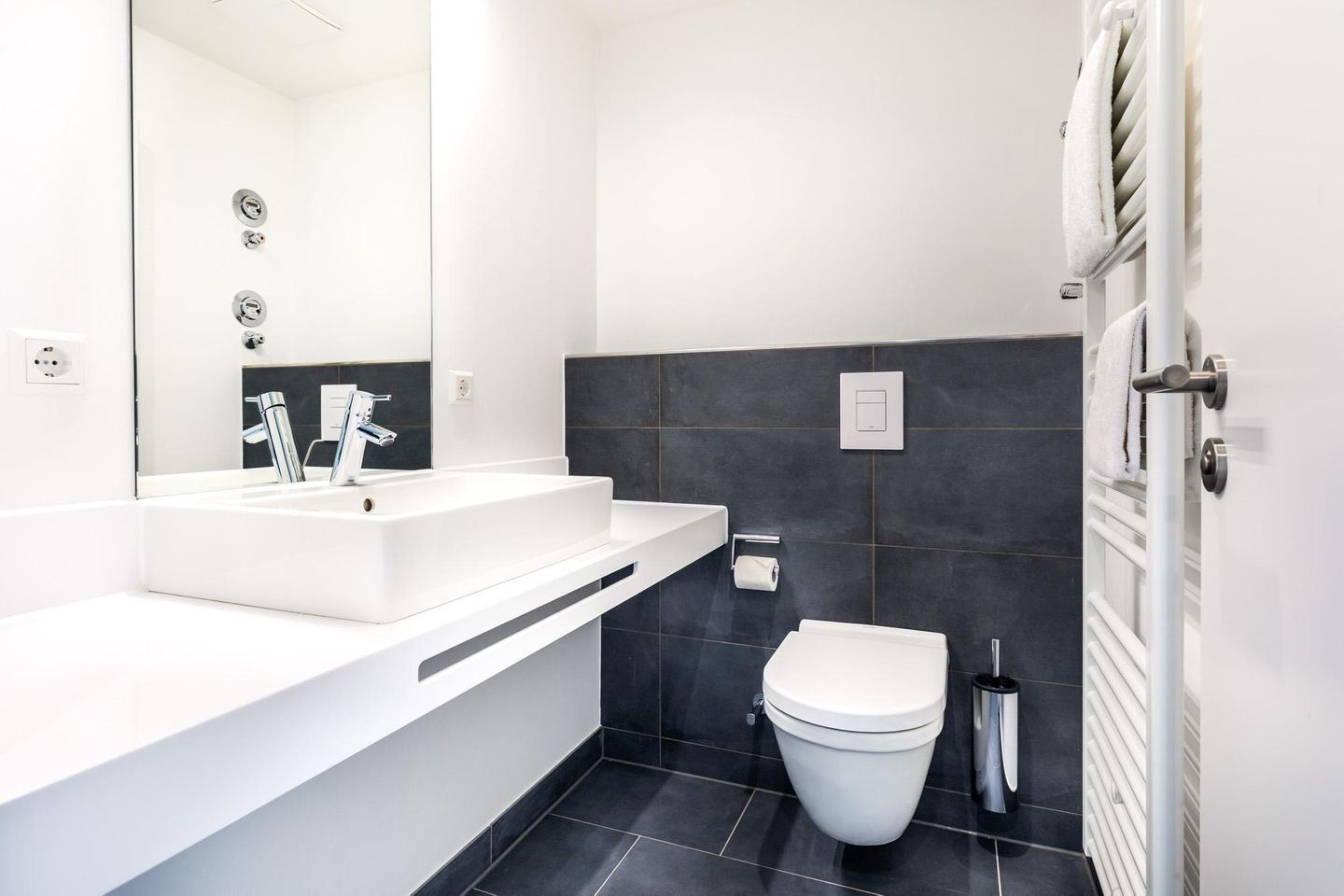 Apartmentanlage Meerblickvilla Apartmentanlage Meerblickvilla 1-10 Großenbrode - Badezimmer 2 mit Waschtisch