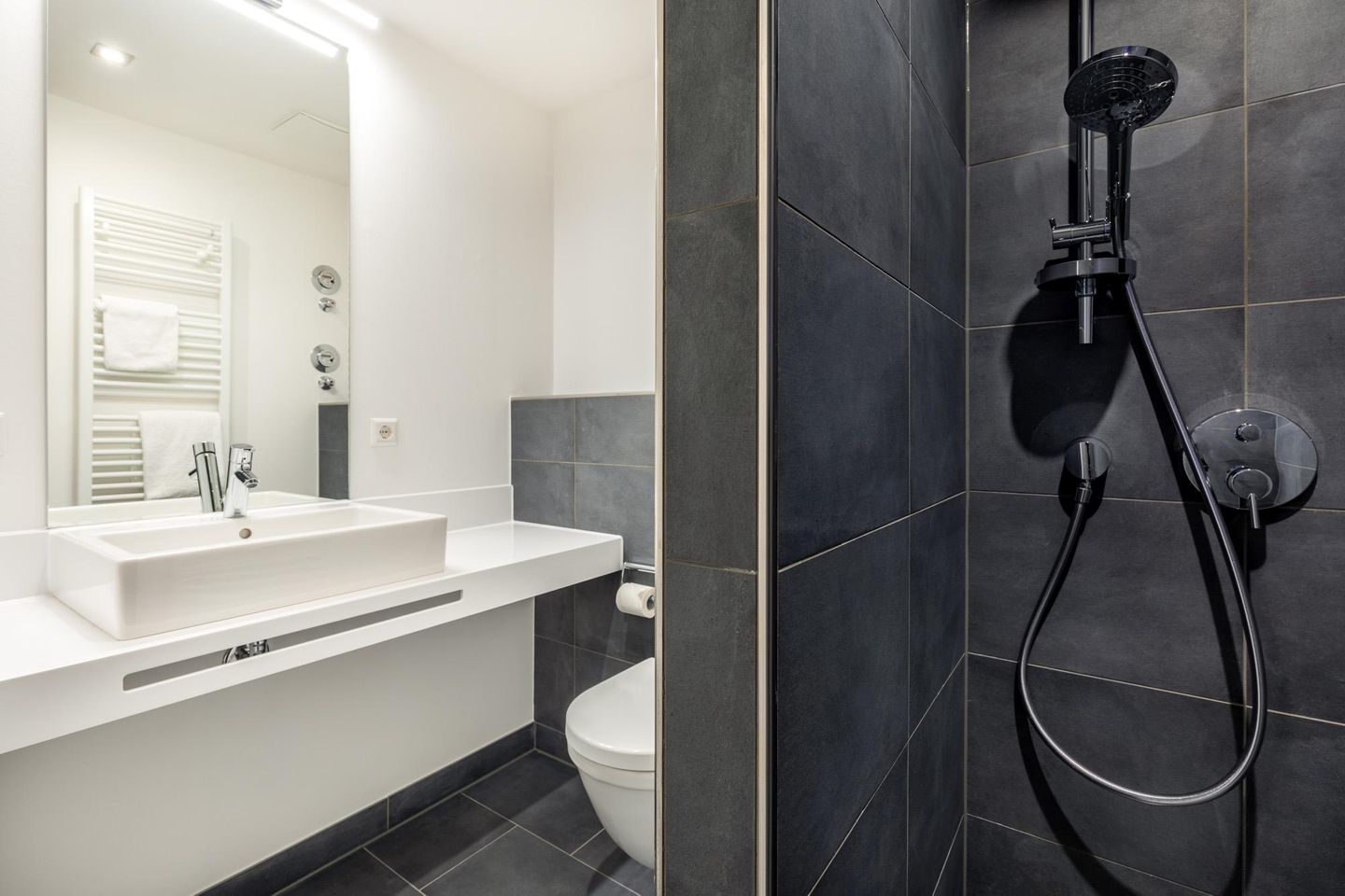 Apartmentanlage Meerblickvilla Apartmentanlage Meerblickvilla 1-10 Großenbrode - Badezimmer 1 mit ebenerdiger Regendusche