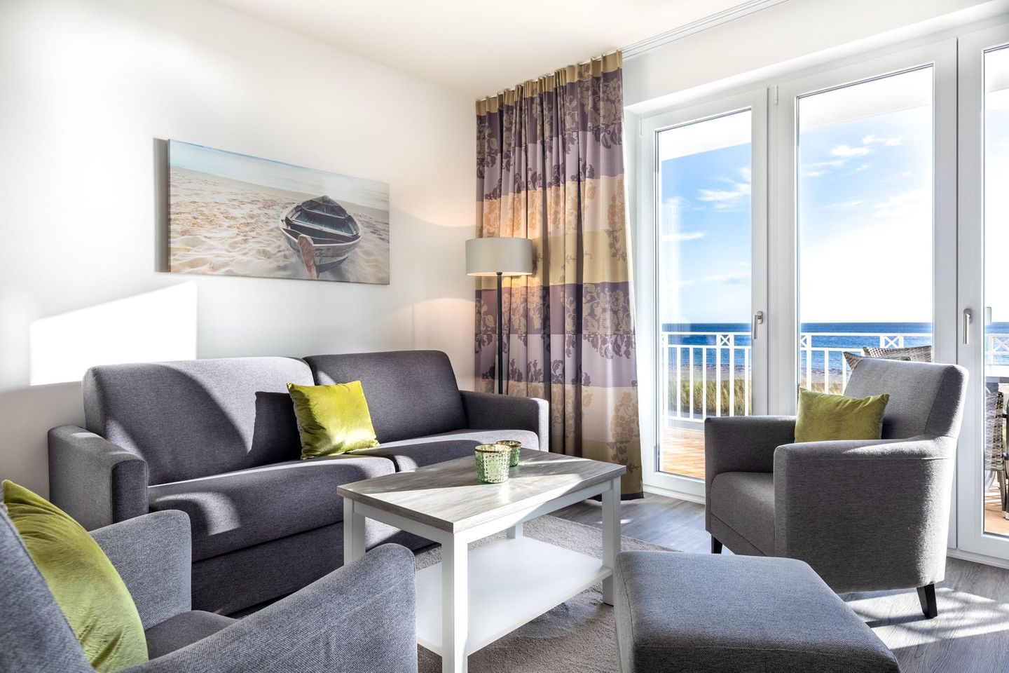 Apartmentanlage Meerblickvilla Apartmentanlage Meerblickvilla 1-10 Großenbrode - Wohn-/Essbereich mit Zugang zum Balkon