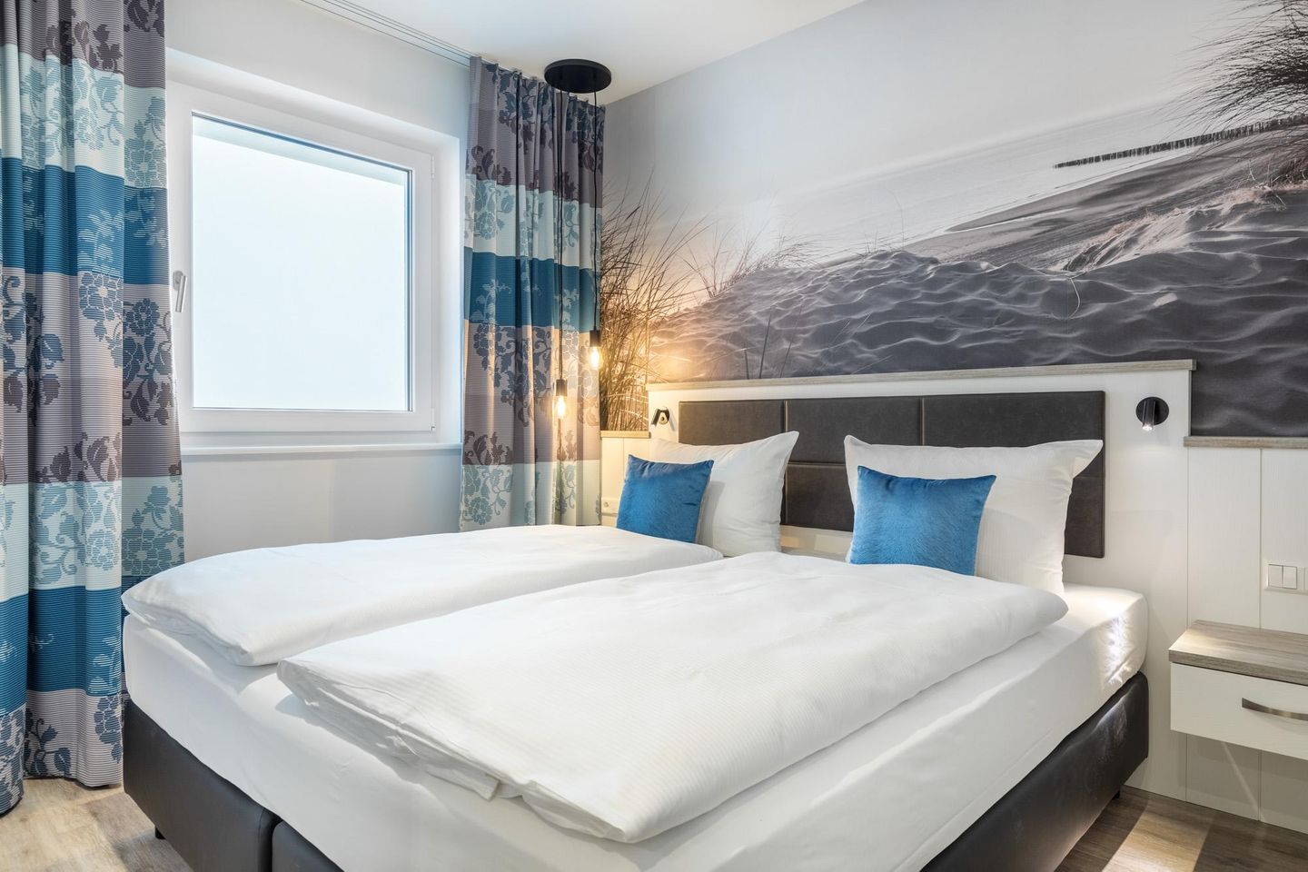 Apartmentanlage Meerblickvilla Apartmentanlage Meerblickvilla 1-14 Großenbrode - Schlafzimmer mit Boxspringbett