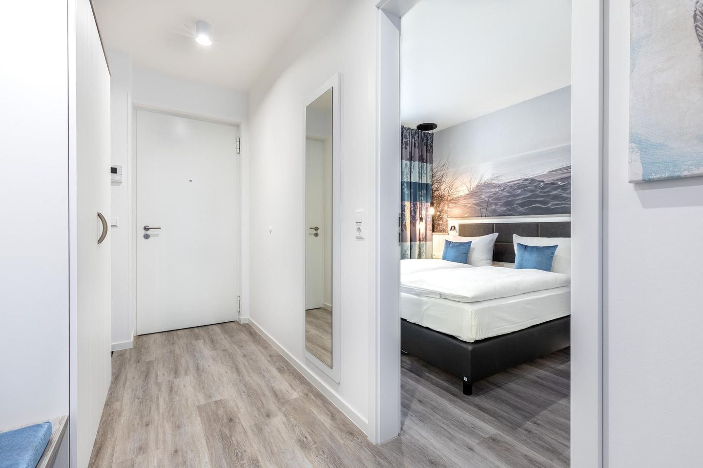 Apartmentanlage Meerblickvilla Apartmentanlage Meerblickvilla 1-14 Großenbrode - Flur mit Zugang zum Schlafzimmer