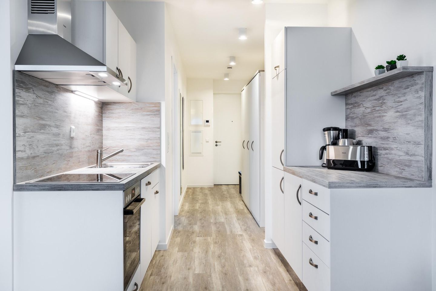 Apartmentanlage Meerblickvilla Apartmentanlage Meerblickvilla 2-18 Großenbrode - Offene Küche mit Backofen und Geschirrspüler