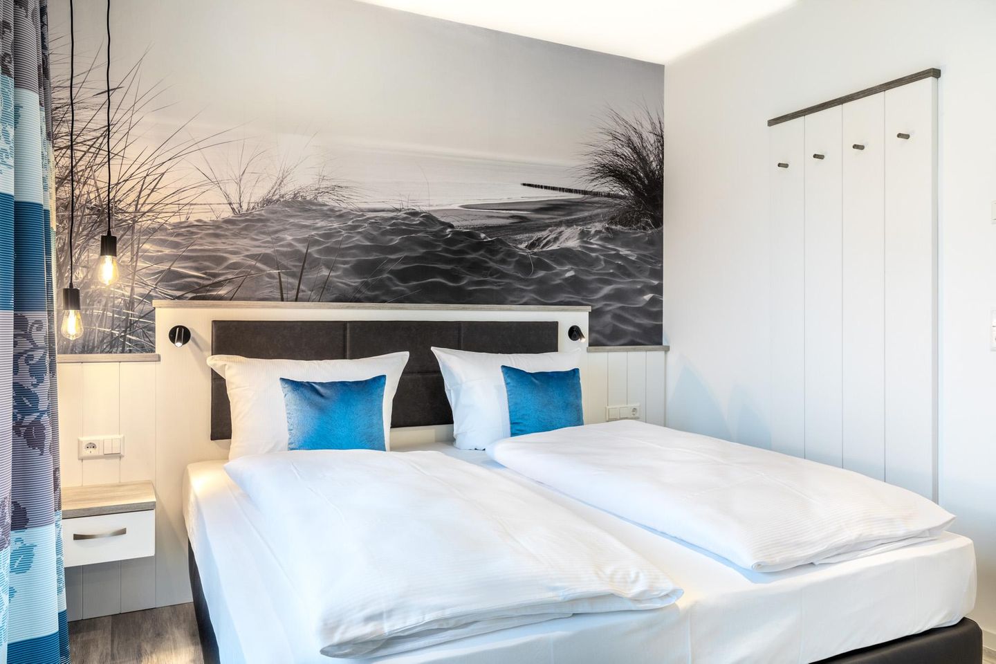 Apartmentanlage Meerblickvilla Apartmentanlage Meerblickvilla 2-18 Großenbrode - Schlafzimmer mit Boxspringbett