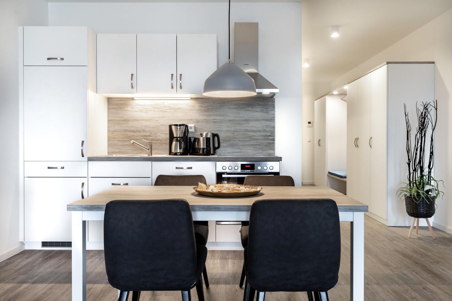 Apartmentanlage Meerblickvilla Apartmentanlage Meerblickvilla 2-20 Großenbrode - Offene Küche mit Backofen und Geschirrspüler