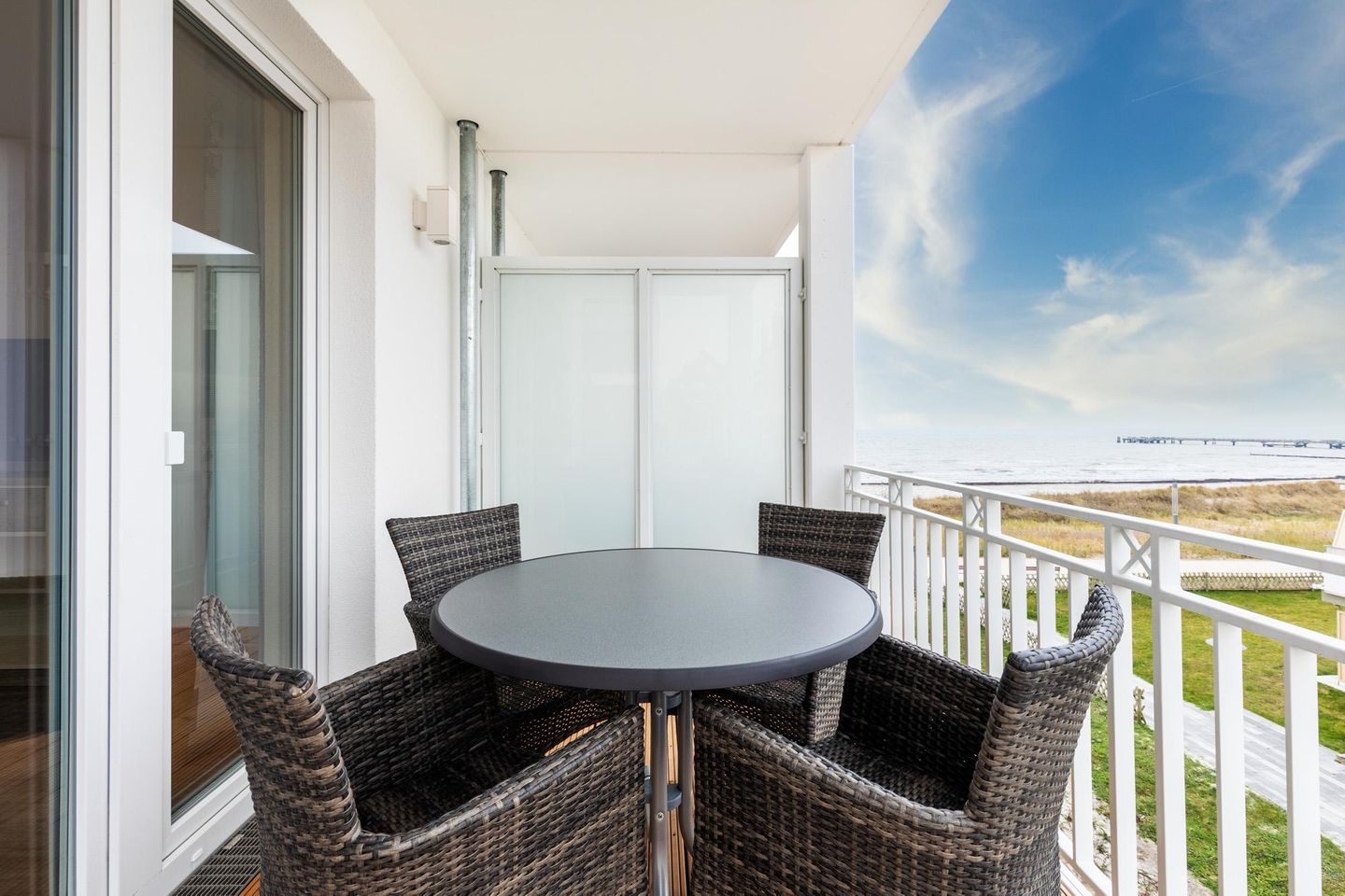 Apartmentanlage Meerblickvilla Apartmentanlage Meerblickvilla 2-20 Großenbrode - Balkon mit Blick auf die Ostsee