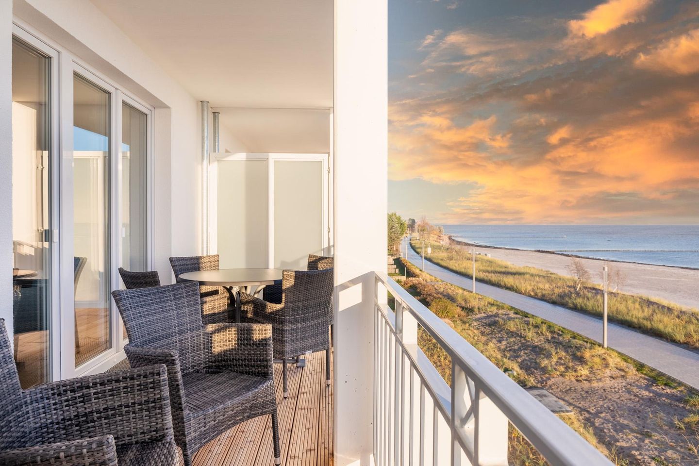 Apartmentanlage Meerblickvilla Apartmentanlage Meerblickvilla 2-24 Großenbrode - Balkon mit Gartenmöbeln