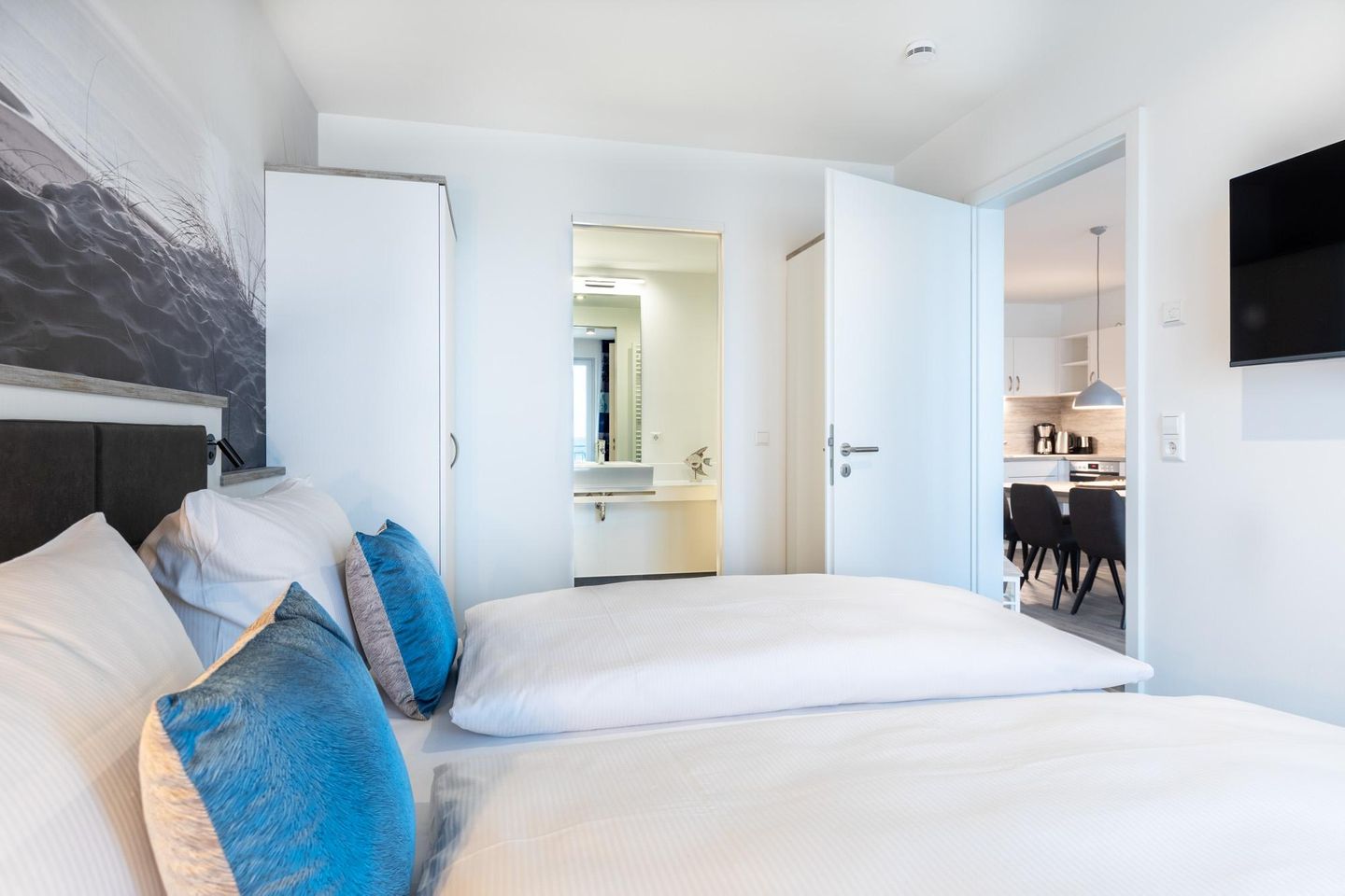 Apartmentanlage Meerblickvilla Apartmentanlage Meerblickvilla 2-24 Großenbrode - Schlafzimmer 2 mit Zugang zum Badezimmer 2