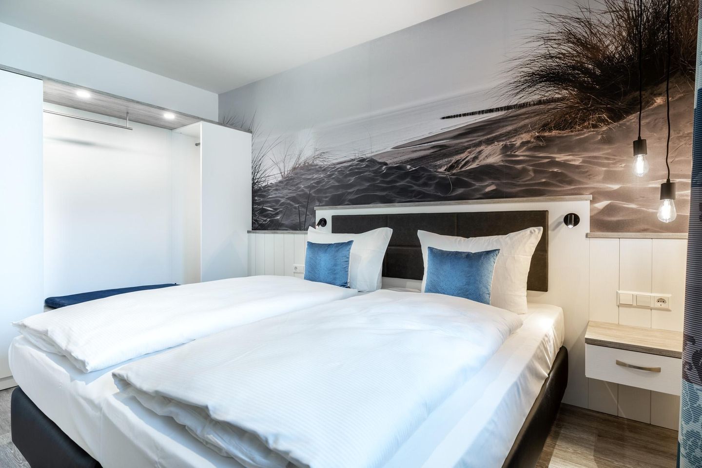 Apartmentanlage Meerblickvilla Apartmentanlage Meerblickvilla 2-24 Großenbrode - Schlafzimmer 1 mit Boxspringbett