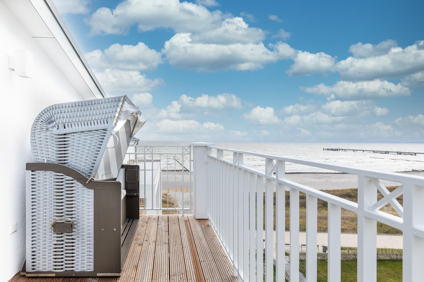 Apartmentanlage Meerblickvilla Apartmentanlage Meerblickvilla 3-35 Großenbrode - Balkon mit Strandkorb