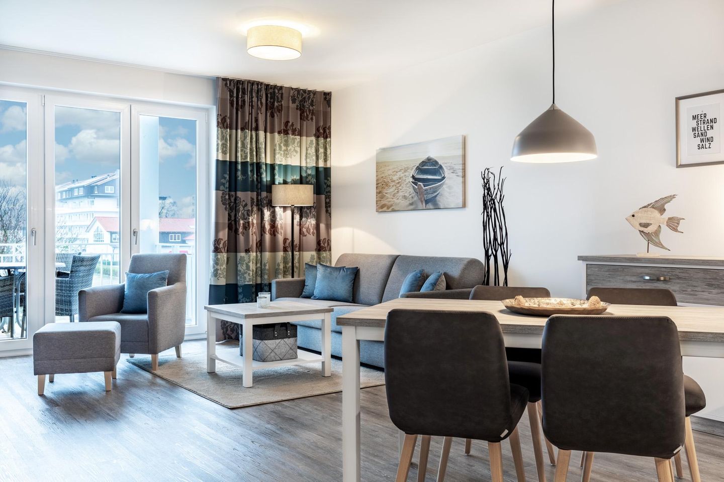 Apartmentanlage Meerblickvilla Apartmentanlage Meerblickvilla 1-06 Großenbrode - Wohn-/Essbereich mit Sitzgelegenheit