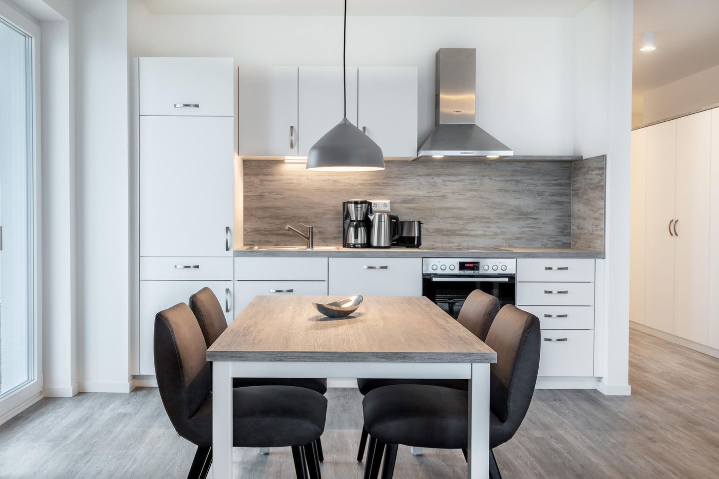 Apartmentanlage Meerblickvilla Apartmentanlage Meerblickvilla 2-22 Großenbrode - Wohn-/Essbereich mit Küchenzeile