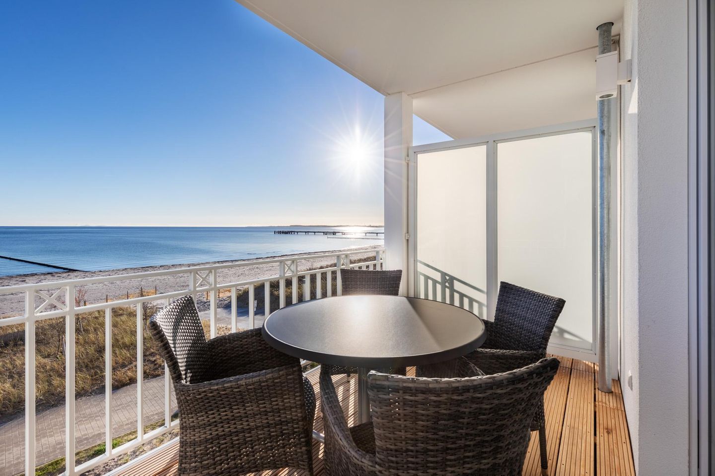 Apartmentanlage Meerblickvilla Apartmentanlage Meerblickvilla 2-23 Großenbrode - Balkon mit Gartenmöbeln