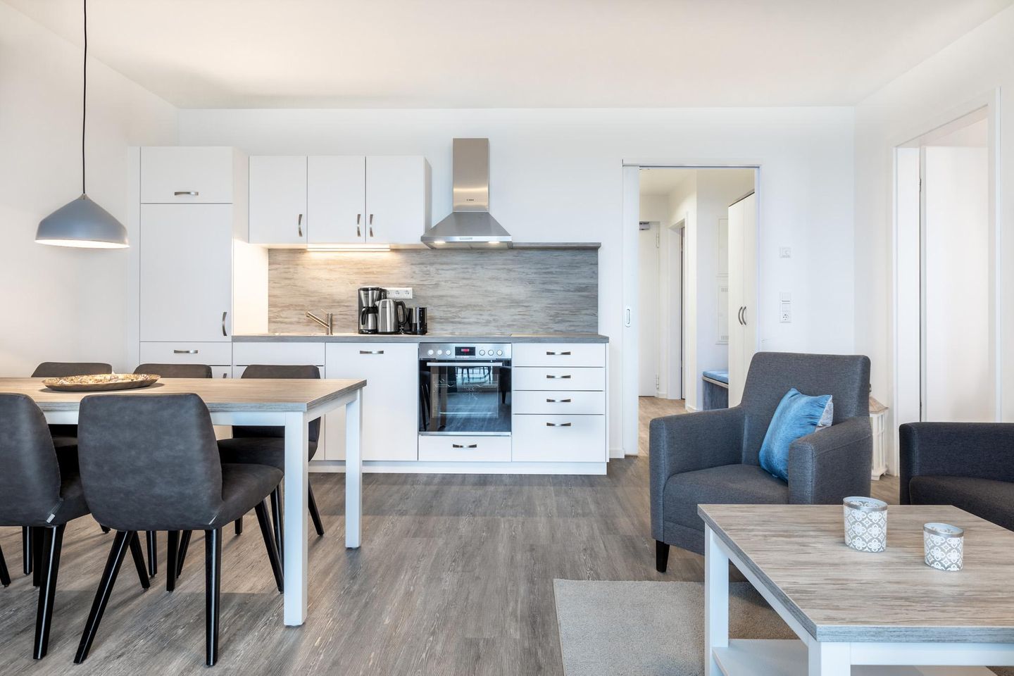 Apartmentanlage Meerblickvilla Apartmentanlage Meerblickvilla 2-23 Großenbrode - Wohn-/Essbereich mit Küchenzeile