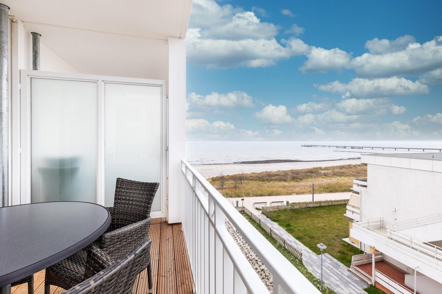 Apartmentanlage Meerblickvilla Apartmentanlage Meerblickvilla 3-34 Großenbrode - Balkon mit Gartenmöbeln