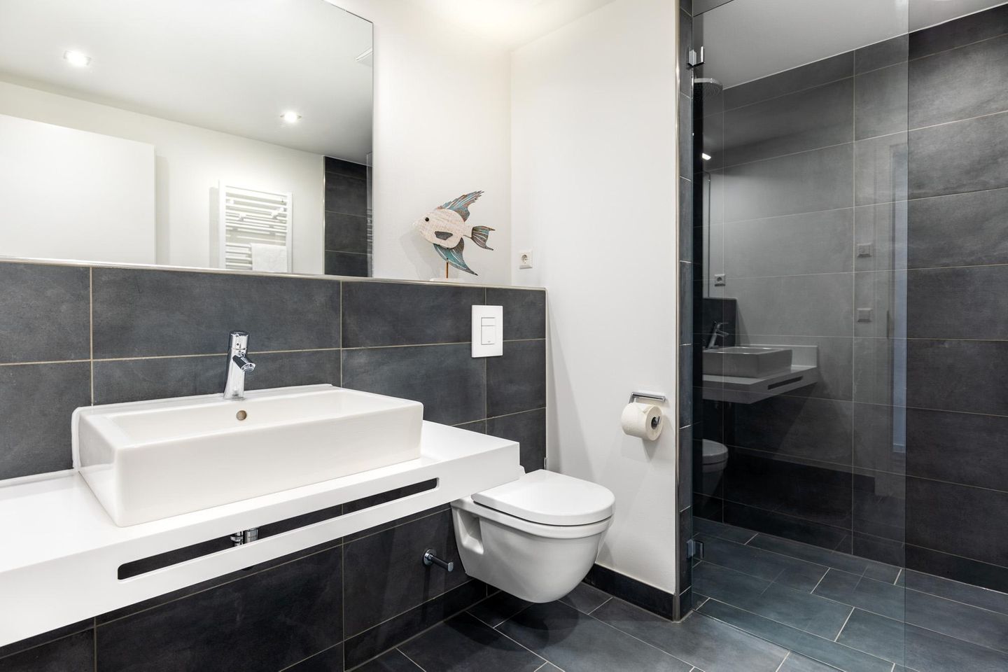 Apartmentanlage Meerblickvilla Apartmentanlage Meerblickvilla 3-37 Großenbrode - Badezimmer mit Waschtisch und WC