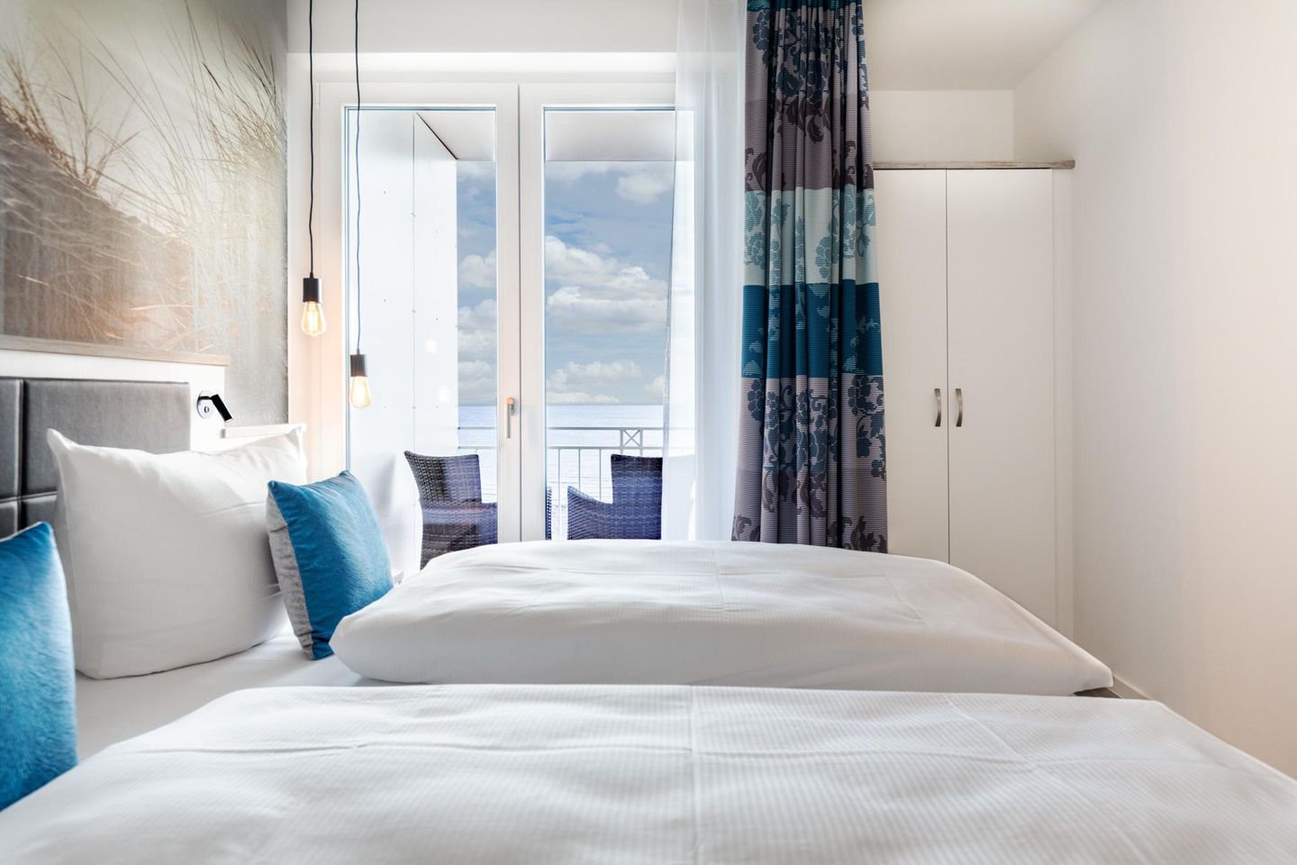 Apartmentanlage Meerblickvilla Apartmentanlage Meerblickvilla 3-37 Großenbrode - Schlafzimmer mit Zugang zum Balkon