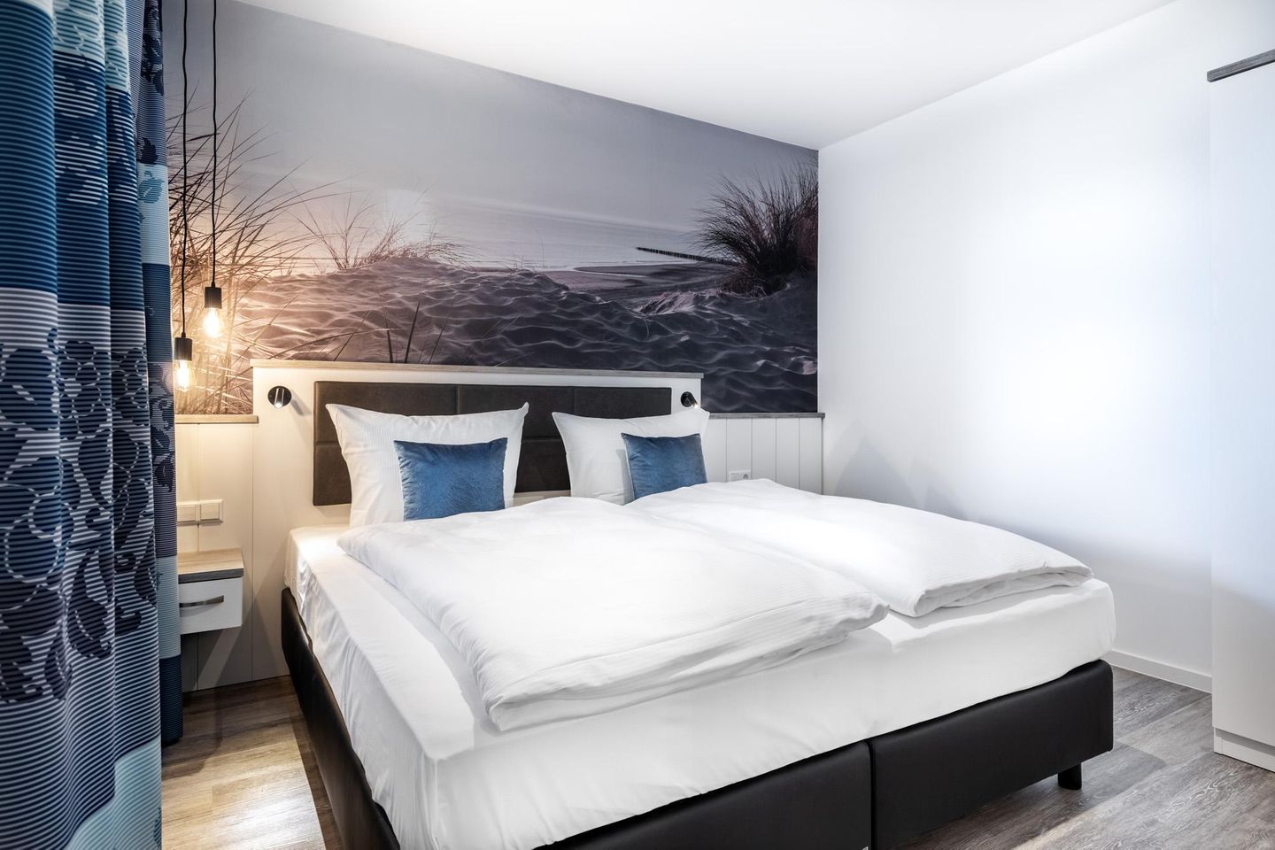 Apartmentanlage Meerblickvilla Apartmentanlage Meerblickvilla 3-37 Großenbrode - Schlafzimmer mit Boxspringbett