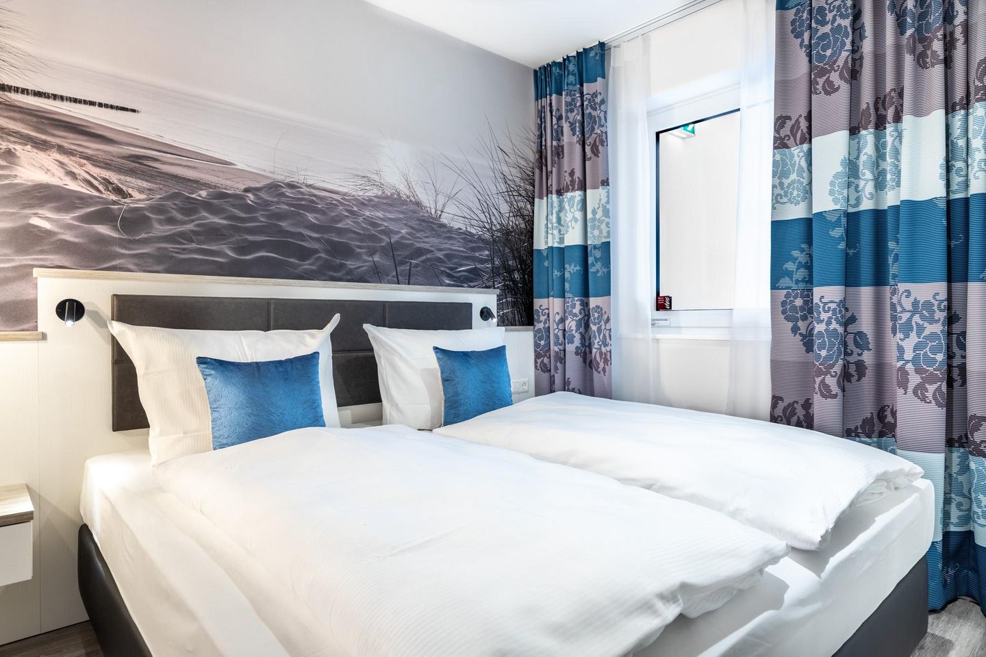 Apartmentanlage Meerblickvilla Apartmentanlage Meerblickvilla 1-12 Großenbrode - Schlafzimmer mit Boxspringbett