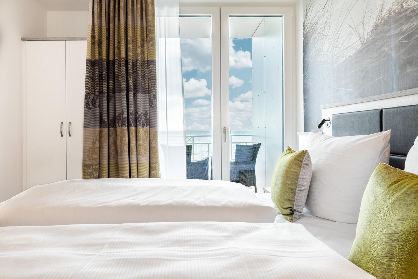 Apartmentanlage Meerblickvilla Apartmentanlage Meerblickvilla 2-26 Großenbrode - Schlafzimmer mit Zugang zum Balkon