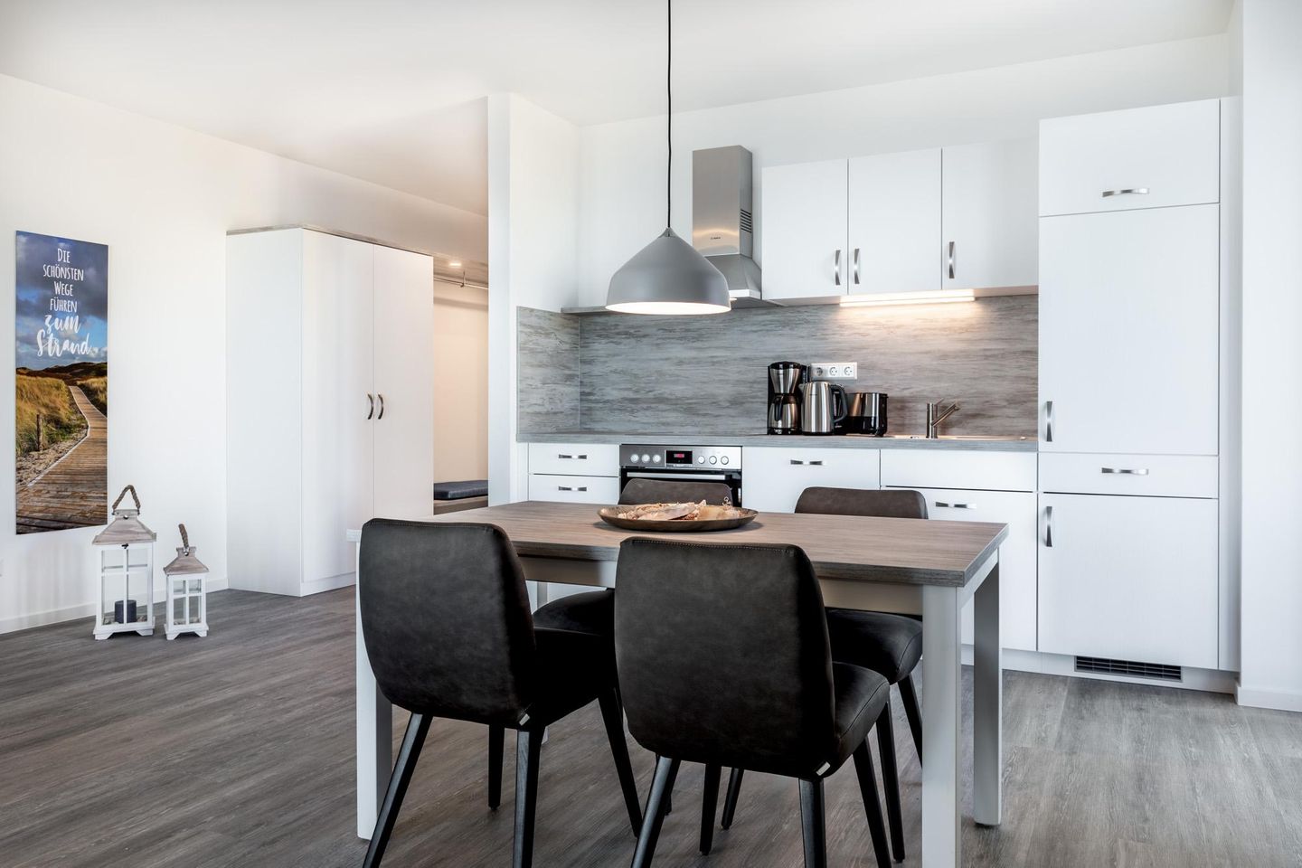 Apartmentanlage Meerblickvilla Apartmentanlage Meerblickvilla 2-27 Großenbrode - Wohn-/Essbereich mit Küchenzeile