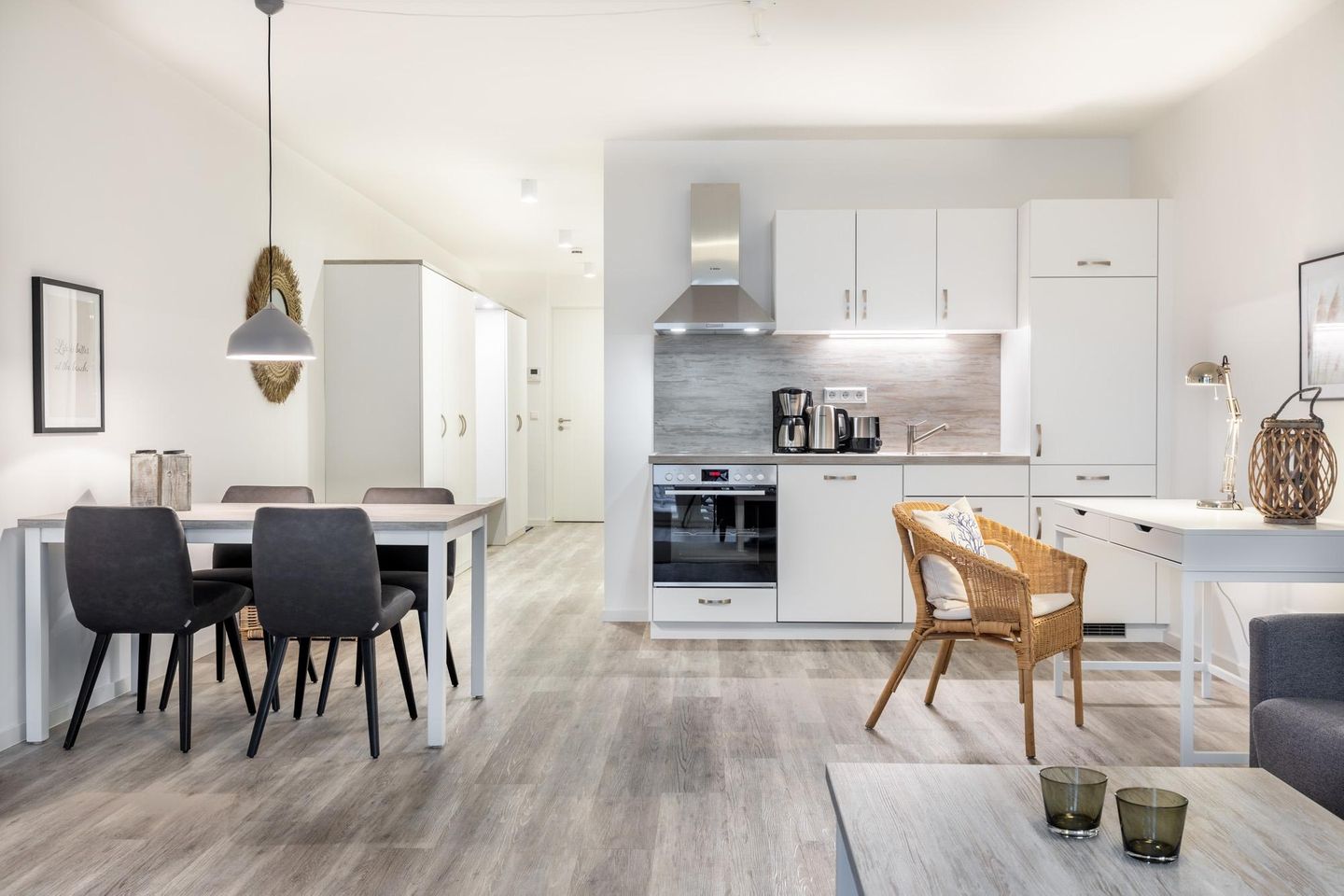 Apartmentanlage Meerblickvilla Apartmentanlage Meerblickvilla 2-28 Großenbrode - Wohn-/Essbereich mit Sitzgelegenheit