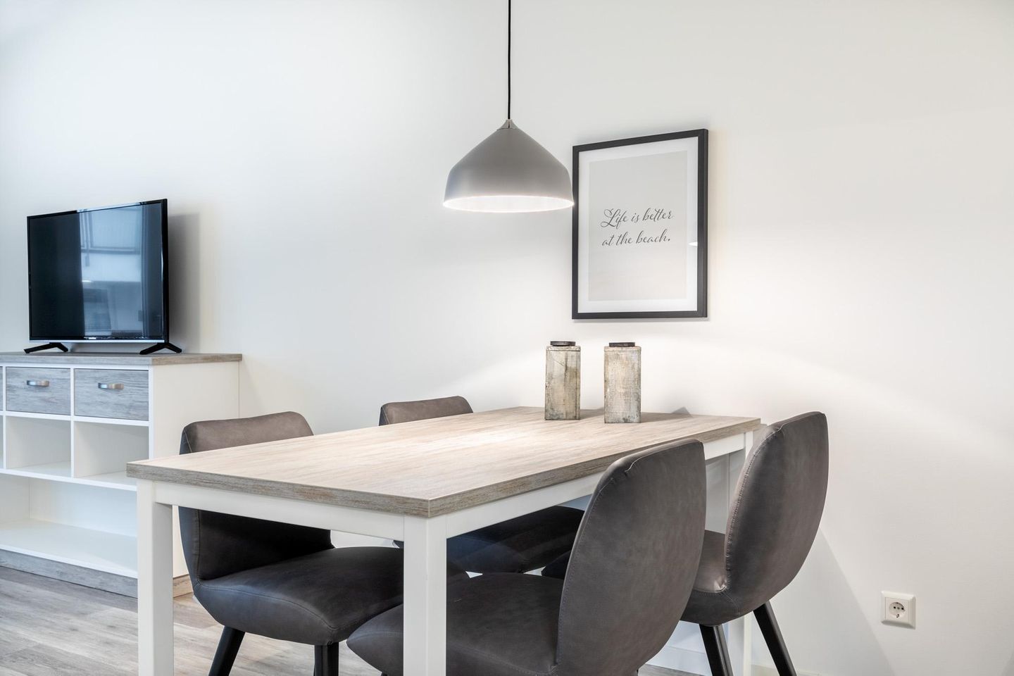 Apartmentanlage Meerblickvilla Apartmentanlage Meerblickvilla 2-28 Großenbrode - Wohn-/Essbereich mit Esstisch