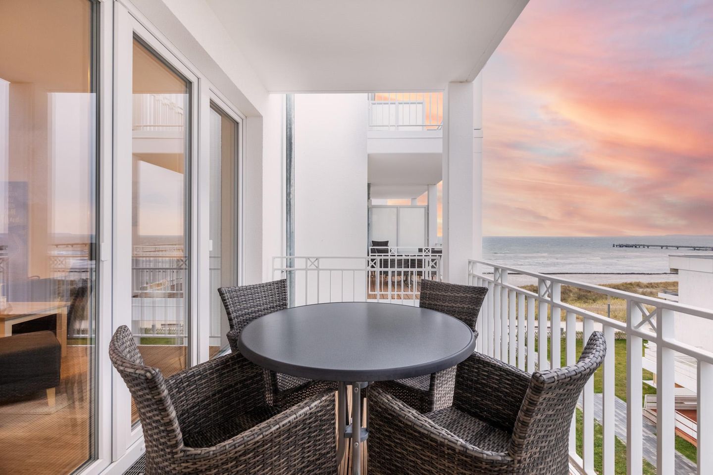 Apartmentanlage Meerblickvilla Apartmentanlage Meerblickvilla 3-33 Großenbrode - Balkon mit Gartenmöbeln