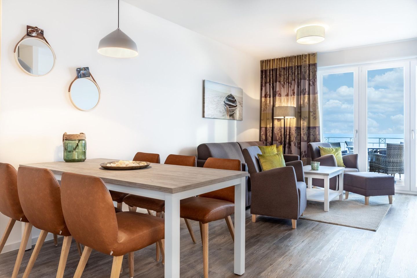 Apartmentanlage Meerblickvilla Apartmentanlage Meerblickvilla 3-38 Großenbrode - Wohn-/Essbereich mit Zugang zum Balkon