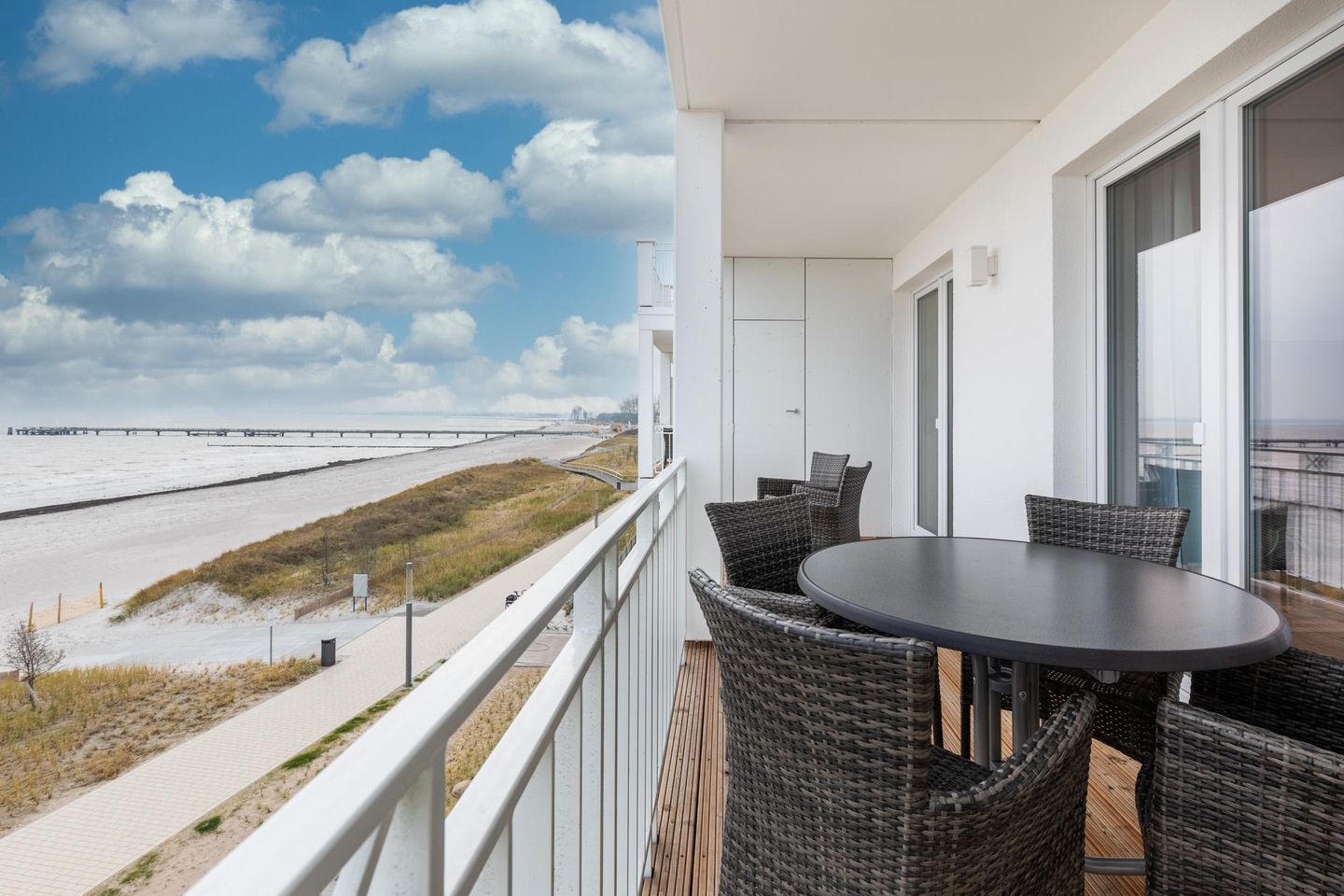 Apartmentanlage Meerblickvilla Apartmentanlage Meerblickvilla 3-38 Großenbrode - Balkon mit Gartenmöbeln