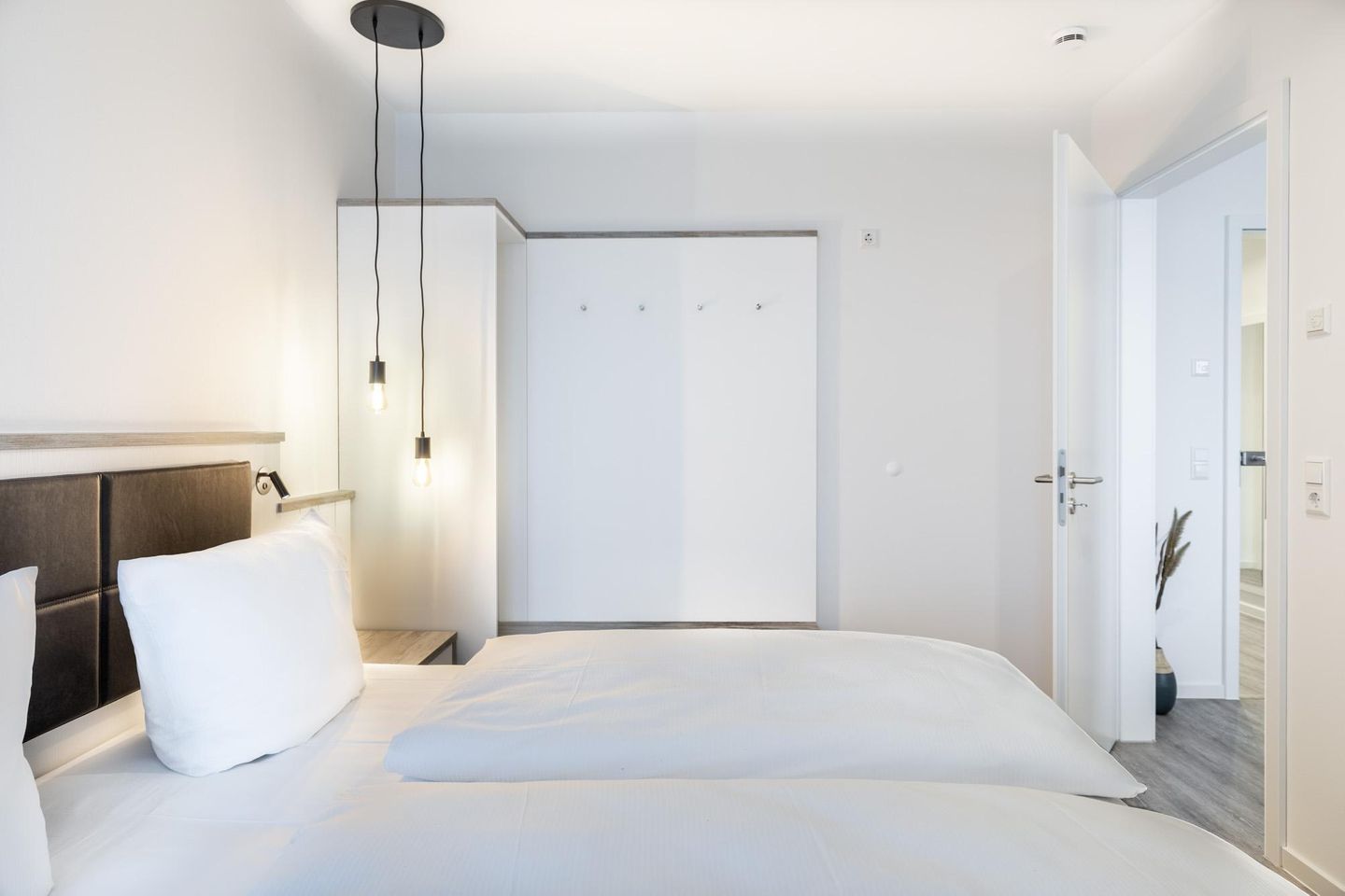 Apartmentanlage Meerblickvilla Apartmentanlage Meerblickvilla 3-40 Großenbrode - Schlafzimmer mit Zugang zum Wohn-/Essbereich