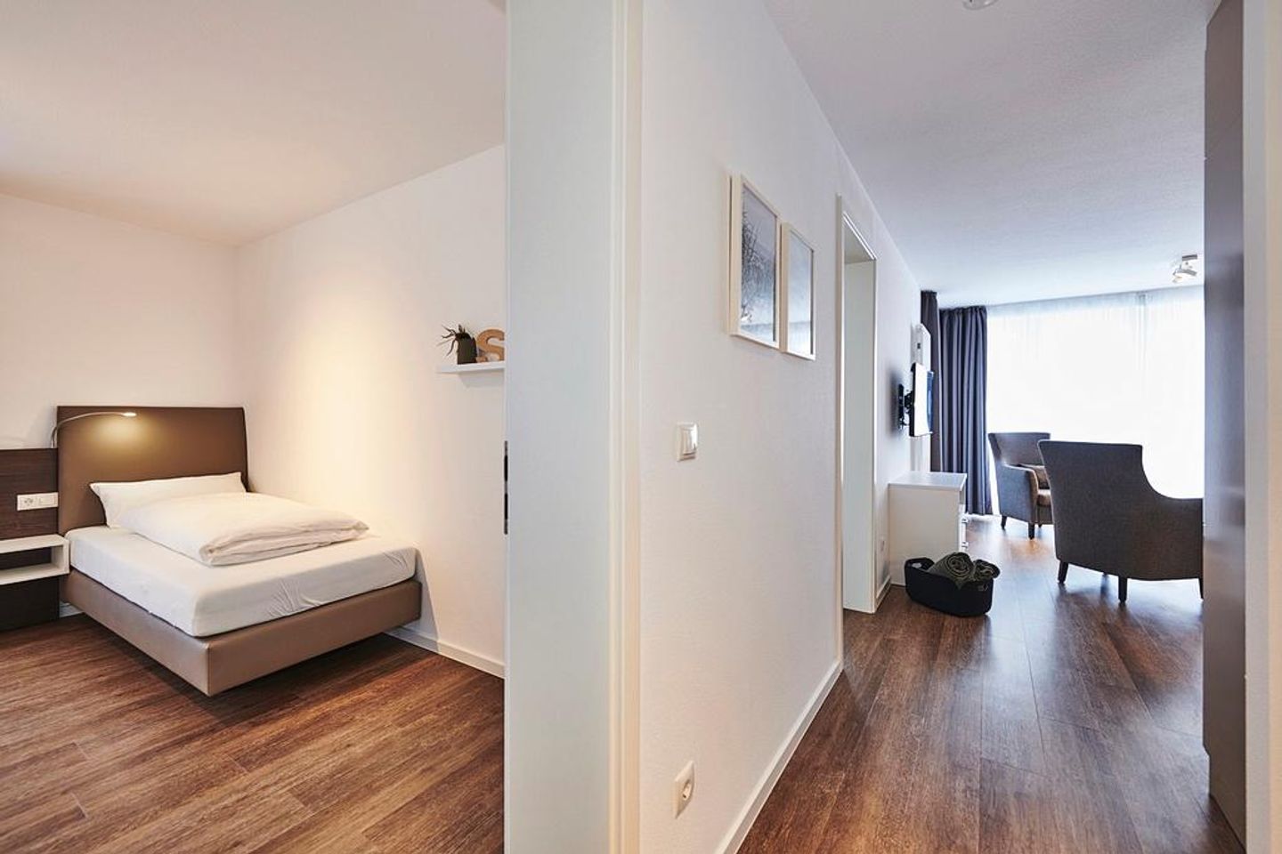 Deichhäuser Anna Küste Deichhäuser Anna Küste 2-34 Bensersiel - Flur mit Zugang zum Schlafzimmer