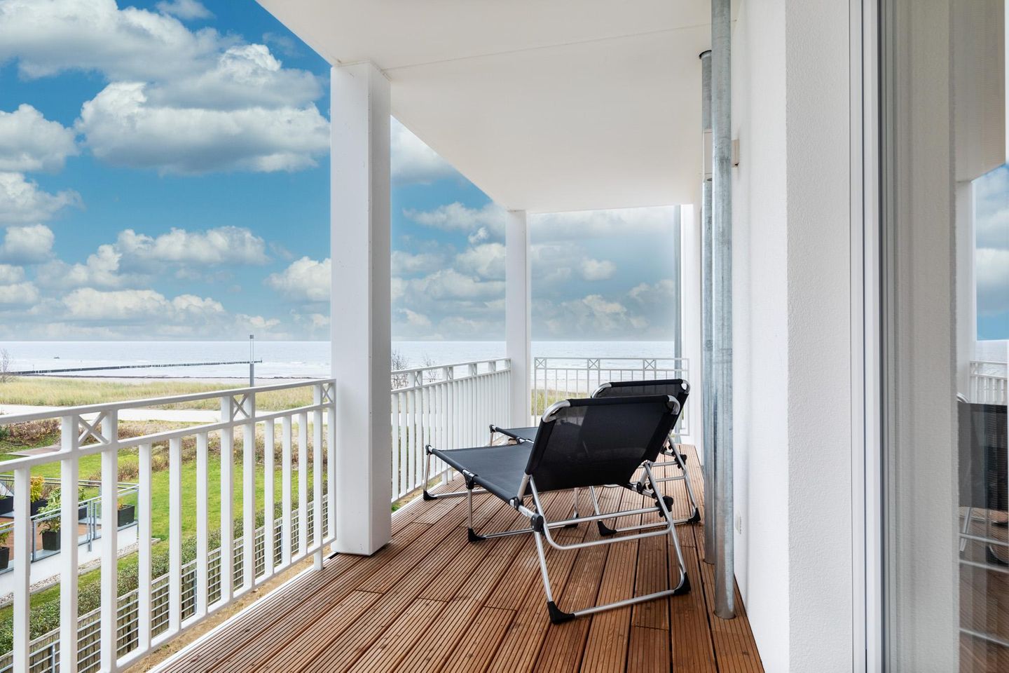 Apartmentanlage Meerblickvilla Apartmentanlage Meerblickvilla 1-13 Großenbrode - Balkon mit Zugang zum Wohn-/Essbereich