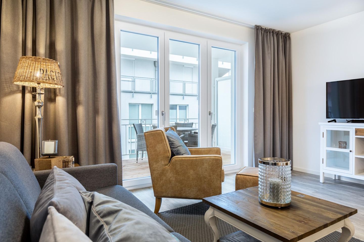 Apartmentanlage Meerblickvilla Apartmentanlage Meerblickvilla 1-15 Großenbrode - Wohn-/Essbereich mit Zugang zum Balkon