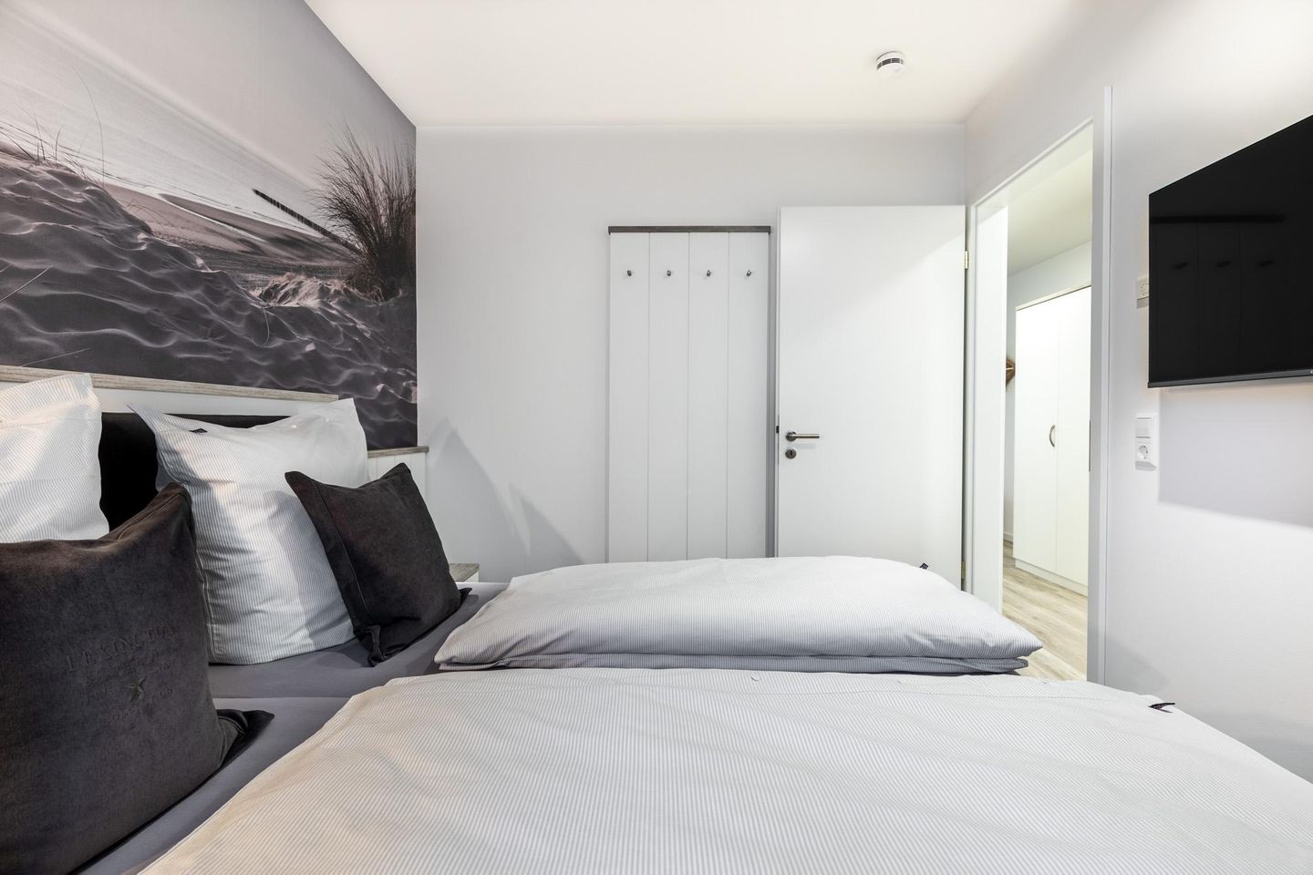 Apartmentanlage Meerblickvilla Apartmentanlage Meerblickvilla 1-15 Großenbrode - Schlafzimmer mit Flatscreen-TV