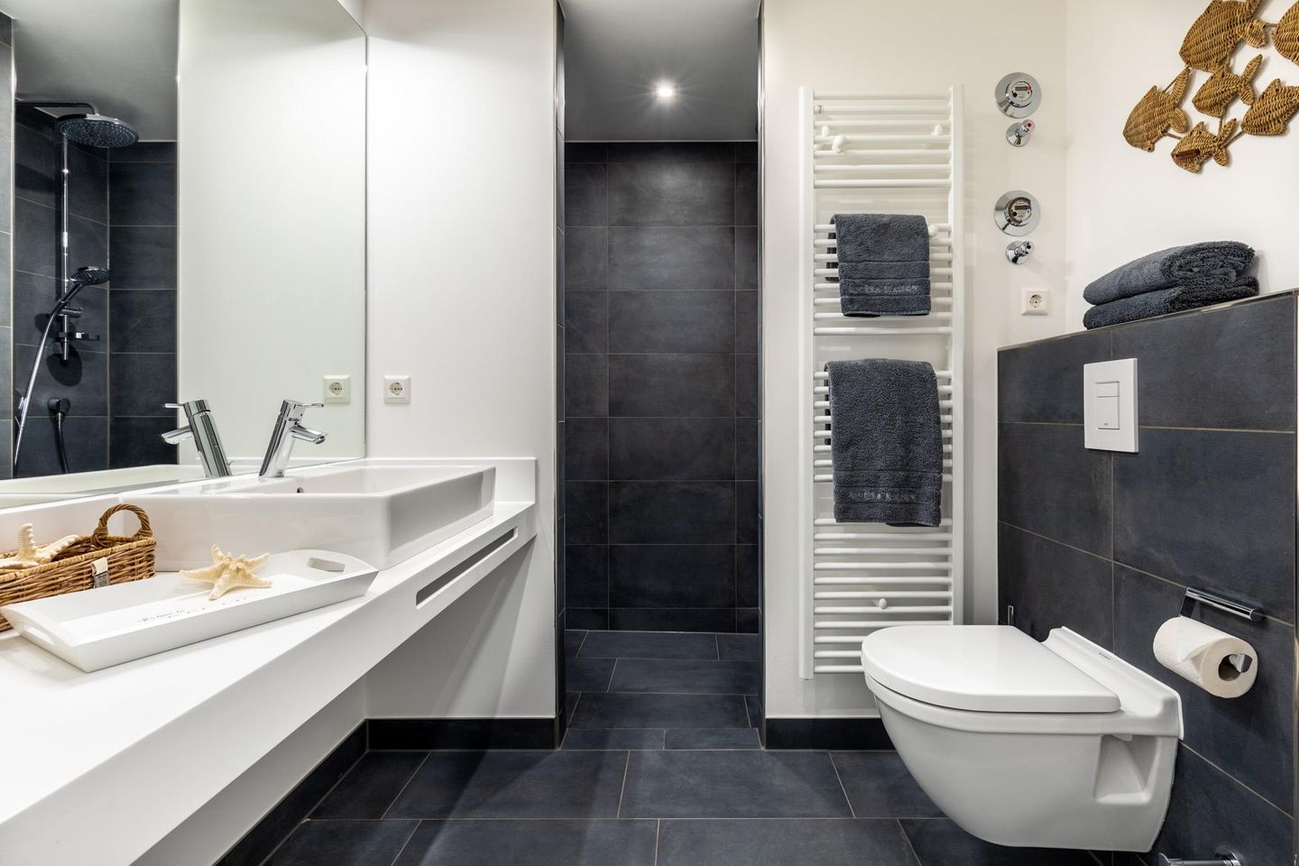 Apartmentanlage Meerblickvilla Apartmentanlage Meerblickvilla 1-15 Großenbrode - Badezimmer mit Waschtisch