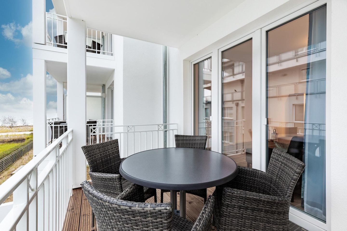 Apartmentanlage Meerblickvilla Apartmentanlage Meerblickvilla 1-16 Großenbrode - Balkon mit Zugang zum Wohn-/Essbereich