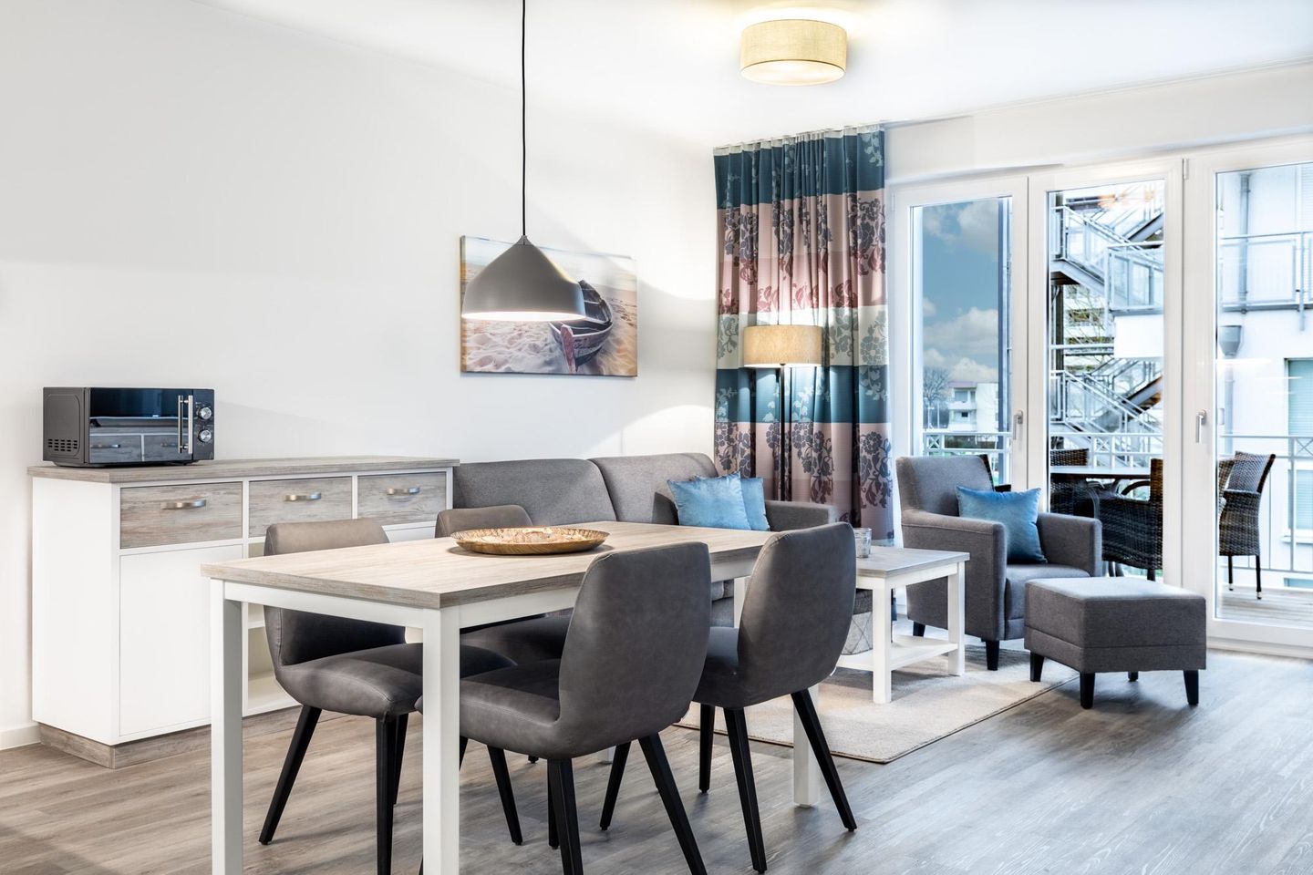 Apartmentanlage Meerblickvilla Apartmentanlage Meerblickvilla 1-16 Großenbrode - Wohn-/Essbereich mit Sitzgelegenheit