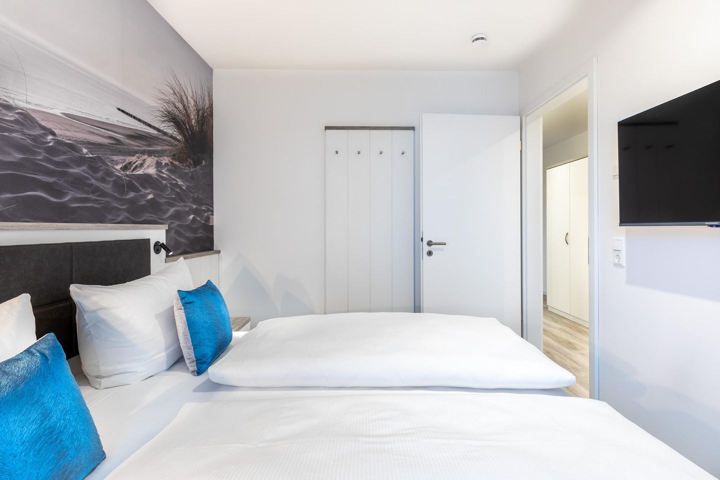 Apartmentanlage Meerblickvilla Apartmentanlage Meerblickvilla 1-16 Großenbrode - Schlafzimmer mit Flatscreen-TV