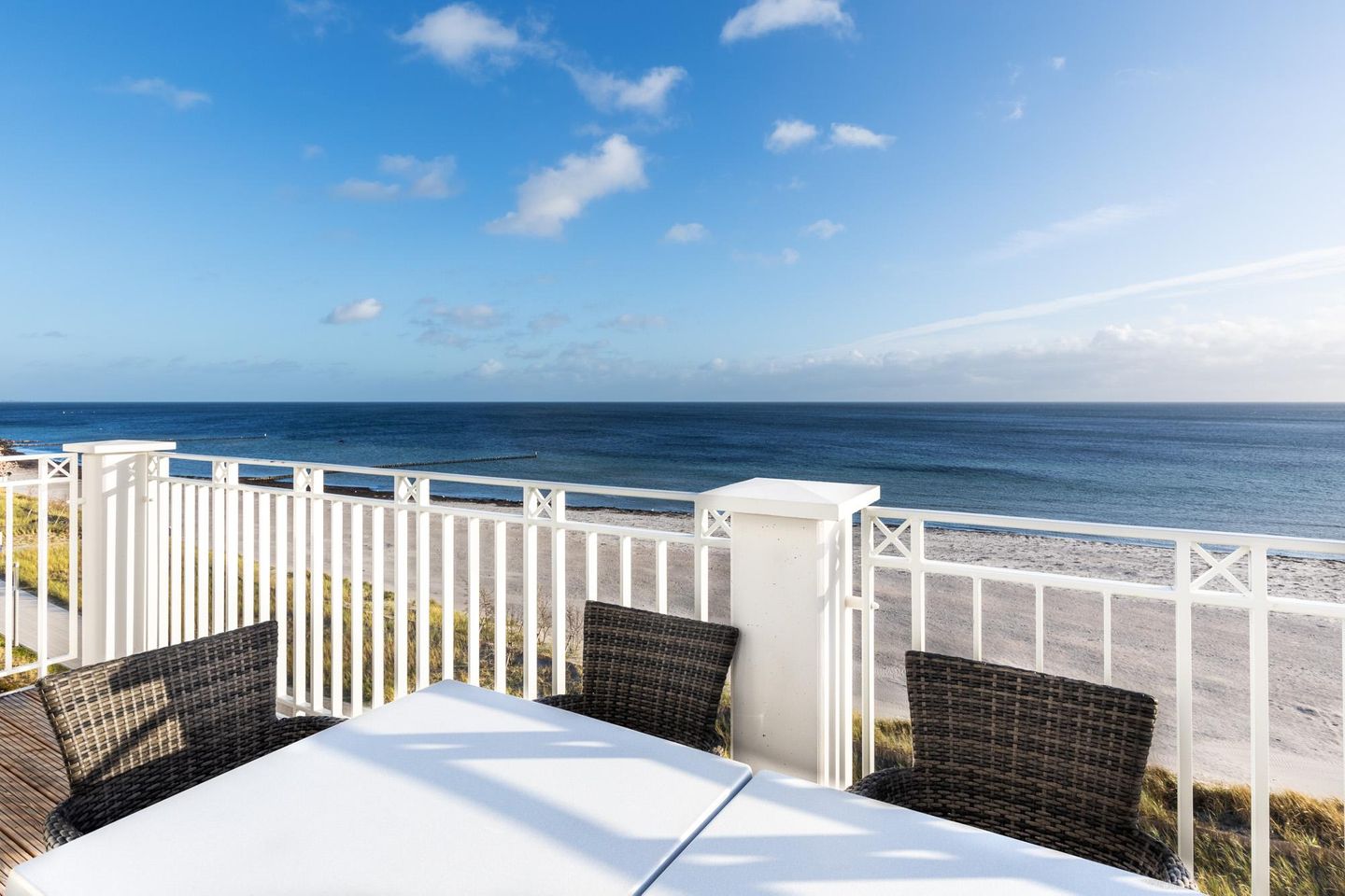 Apartmentanlage Meerblickvilla Apartmentanlage Meerblickvilla 4-48 Großenbrode - Balkon mit Gartenmöbeln